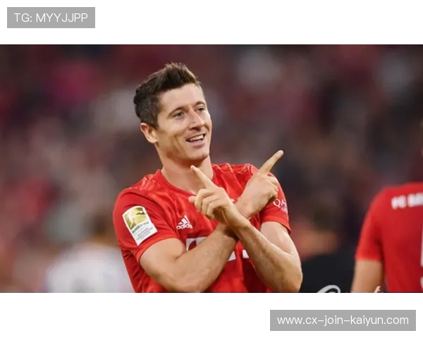 拜仁慕尼黑—莱万插上补射得分高光时刻