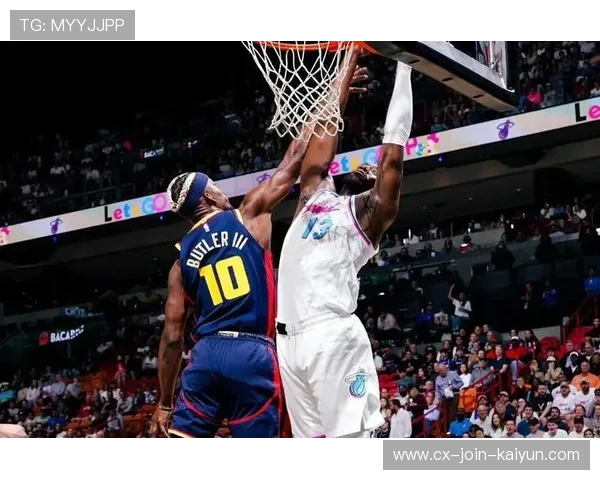 巴特勒高难度反手上篮命中，热火再添新火力