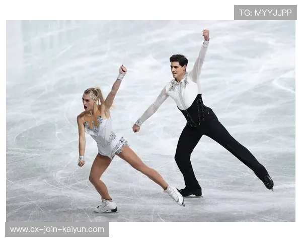 冰舞组合配合默契动作流畅丝滑